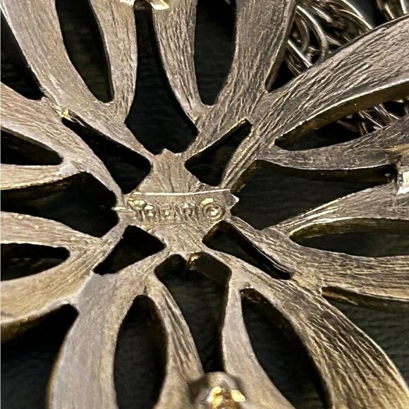 Crown Trifari 60s Statement Chunky Flower 23-1/2” Rope Chain Pendent Necklace - Picture 3 of 7